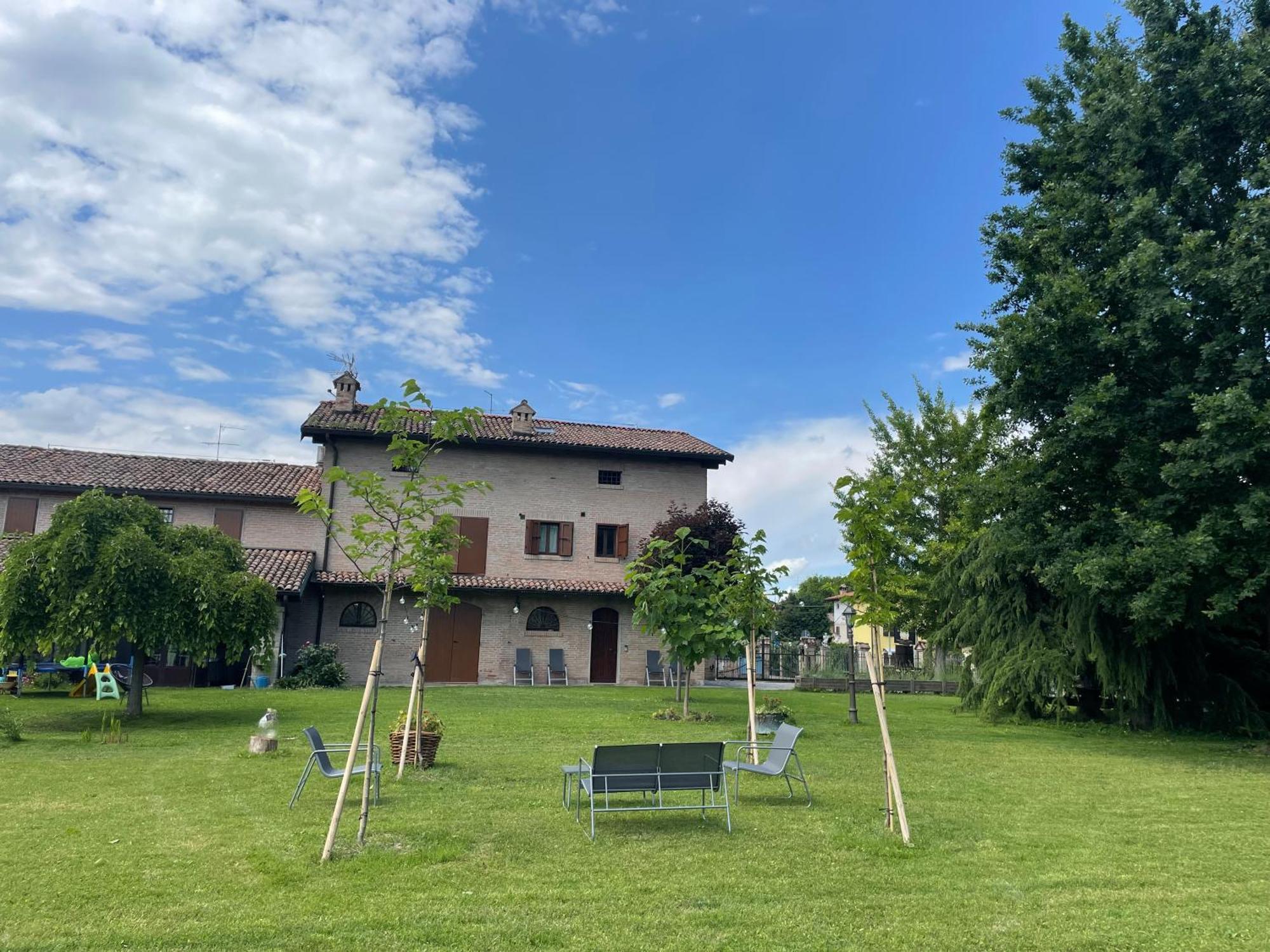 Ferienwohnung Gocce balsamiche Ravarino Exterior foto